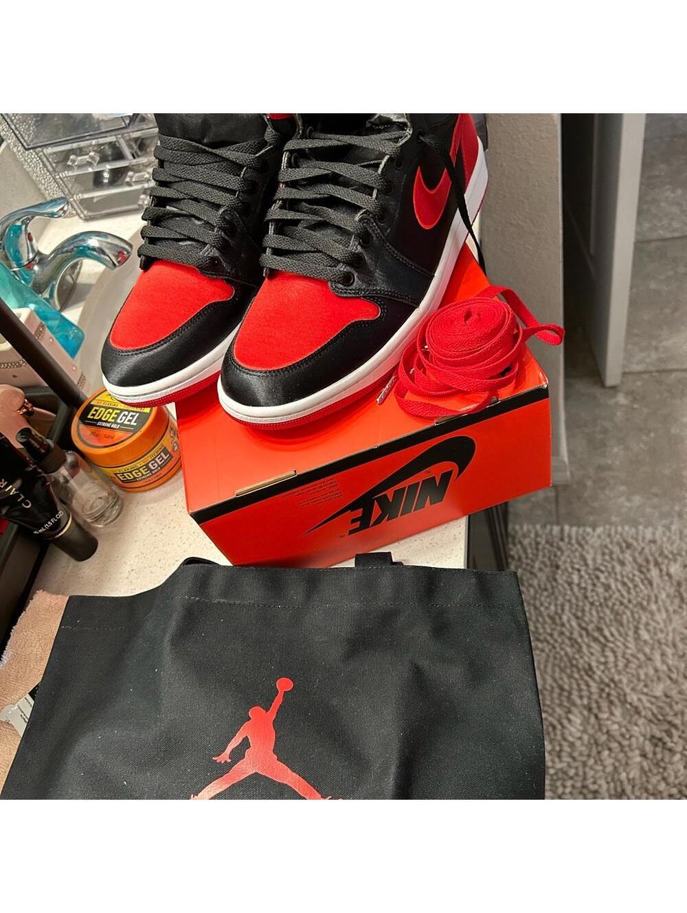 NEW Women's Air Jordan 1 Retro Hi OG ‘Satin Bred’ Hightop Tennis Shoes W/ BAG - Picture 3 of 9